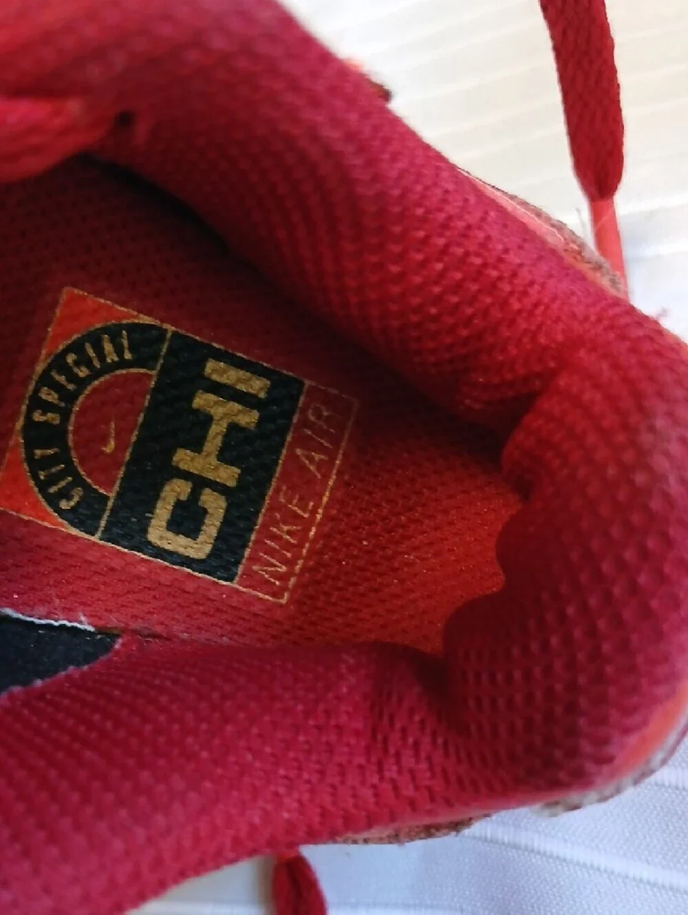 Nike Kids Red Low-Top Sneakers